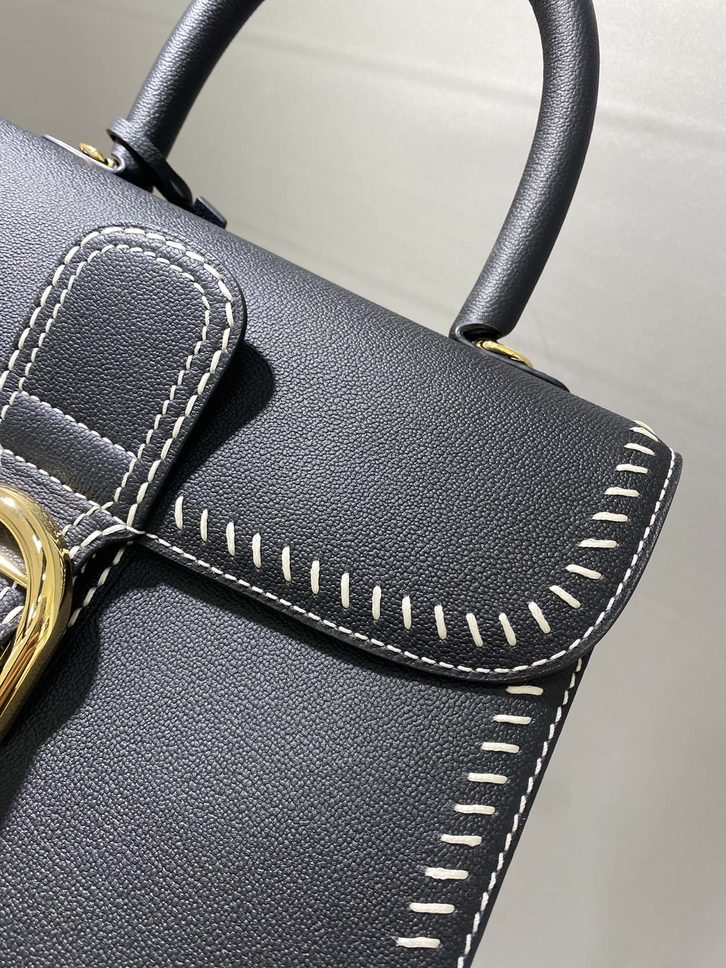 델보 브리앙 박스백 미듐